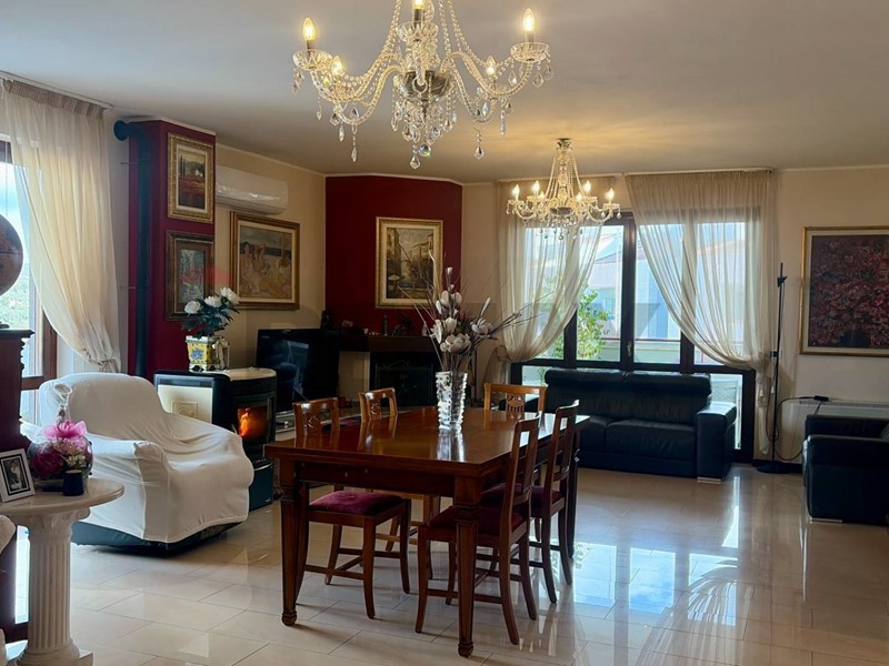 Attico in Vendita a Sassari, 450'000&euro;, 178 m²