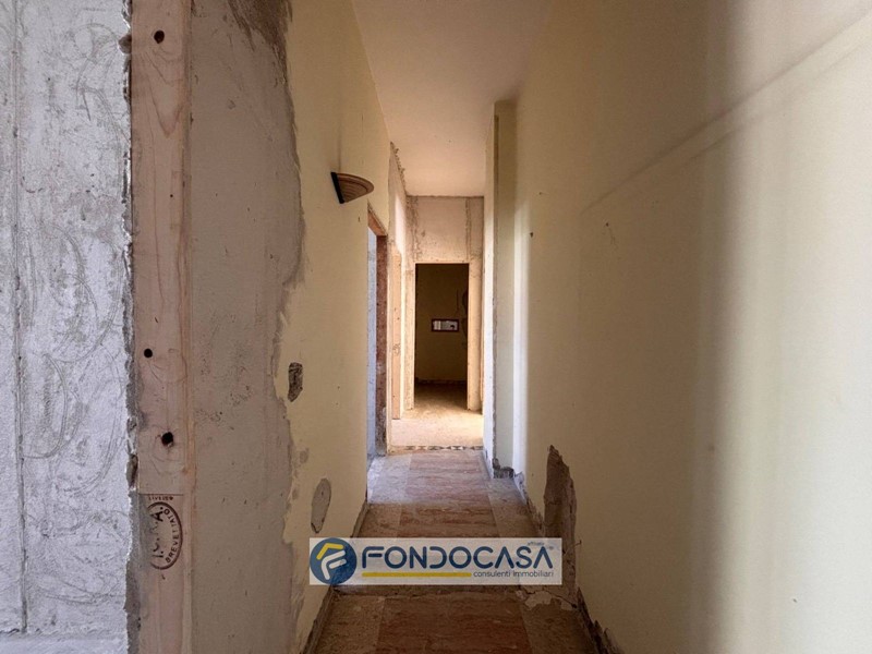 Trilocale in Vendita a Sant'Antimo, 65'000&euro;, 70 m²