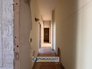 Trilocale in Vendita a Sant'Antimo, 65'000&euro;, 70 m²