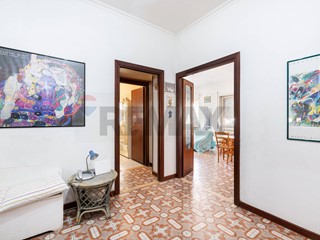 Trilocale in Vendita a Roma, 189'000&euro;, 104 m²
