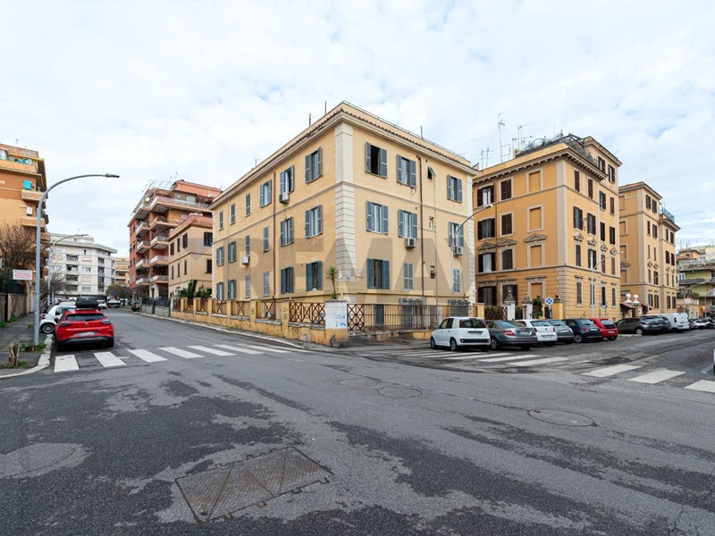 Bilocale in Vendita a Roma, 270'000&euro;, 50 m²