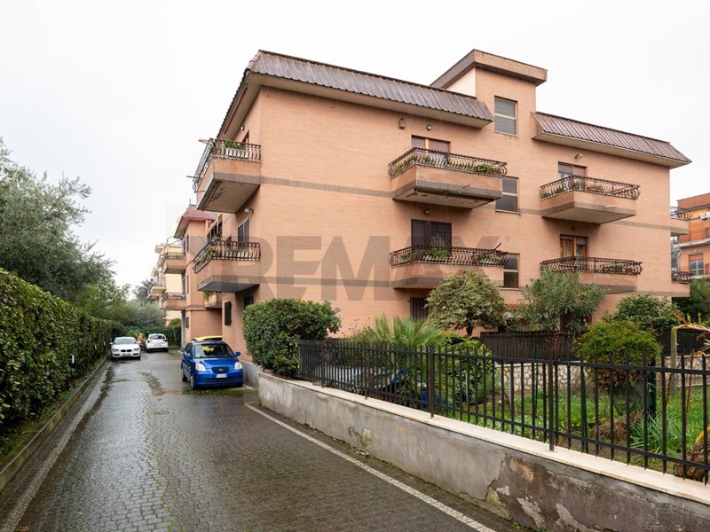 Trilocale in Vendita a Roma, 199'000&euro;, 115 m²