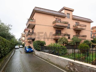 Trilocale in Vendita a Roma, 199'000&euro;, 115 m²