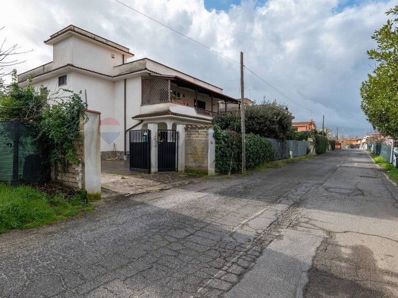 Appartamento in Vendita a Roma, 630'000&euro;, 200 m²