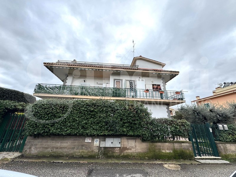 Trilocale in Vendita a Marino, 179'000&euro;, 62 m², arredato