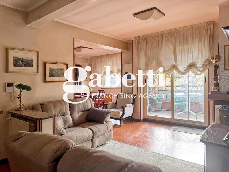 Attico in Vendita a Roma, 360'000&euro;, 101 m²