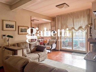 Attico in Vendita a Roma, 360'000&euro;, 101 m²