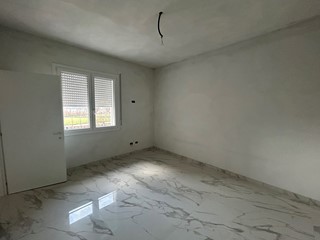 Trilocale in Vendita a Ceregnano, 190'000&euro;, 110 m², con Box