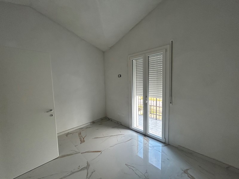 Trilocale in Vendita a Ceregnano, 170'000&euro;, 100 m², con Box