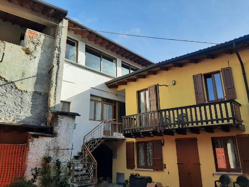 Quadrilocale in Vendita a San Felice del Benaco, 180'000&euro;, 80 m²