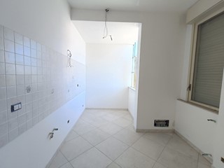 Trilocale in Vendita a Messina, 65'000&euro;, 79 m²