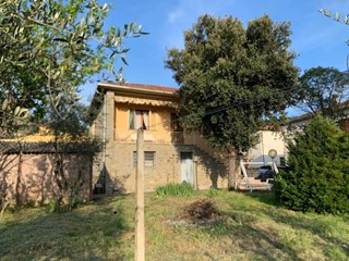 Quadrilocale in Vendita a Castiglion Fiorentino, 155'000&euro;, 110 m², con Box