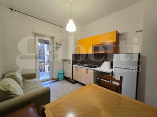 Bilocale in Vendita a Torino, 95'000&euro;, 41 m², arredato