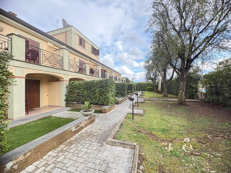 Bilocale in Vendita a Guidonia Montecelio, zona Marco Simone, 115'000&euro;, 50 m²