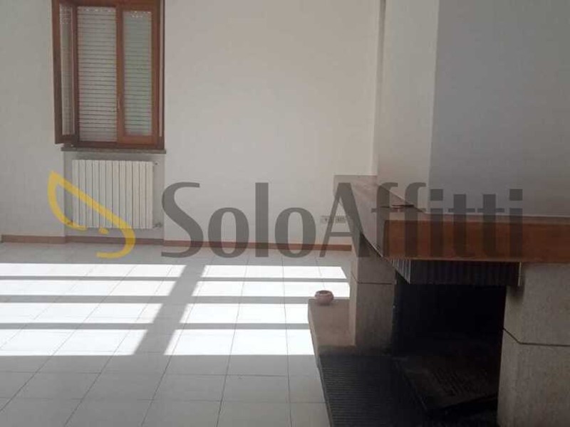 Appartamento in Affitto a Macerata, 650&euro;, 84 m², con Box
