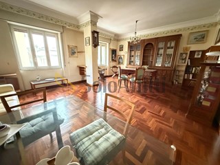 Trilocale in Affitto a Caserta, zona Centro, 750&euro;, 110 m², arredato