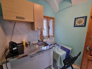 Bilocale in Vendita a Ventimiglia, zona Seglia, 38'000&euro;, 29 m²