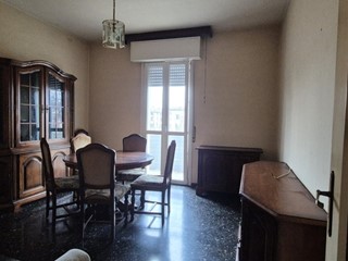 Trilocale in Vendita a Modena, zona Buon Pastore, 200'000&euro;, 90 m², con Box