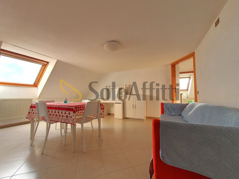 Trilocale in Affitto a Catanzaro, zona Stadio - Ospedale, 450&euro;, 65 m², arredato