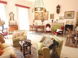 Attico in Vendita a Rieti, zona Centro Storico, 320'000&euro;, 430 m², arredato