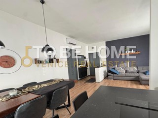 Quadrilocale in Vendita a Venezia, zona Marghera, 182'000&euro;, 110 m², arredato, con Box