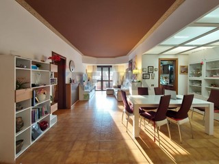 Quadrilocale in Vendita a Roma, 275'000&euro;, 115 m²