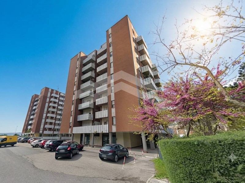 Quadrilocale in Vendita a Campobasso, 100'000&euro;, 129 m²