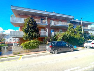 Appartamento in Vendita a Grottammare, 370'000&euro;, 130 m²