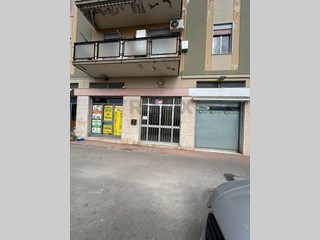 Appartamento in Vendita a Caltanissetta, 70'000&euro;, 135 m²