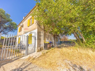 Trilocale in Vendita a Roma, 185'000&euro;, 110 m²