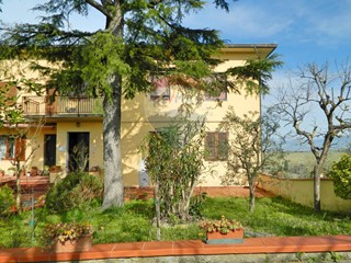 Appartamento in Vendita a Vinci, 165'000&euro;, 208 m²