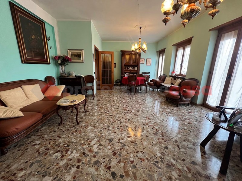 Appartamento in Vendita a Verona, 430'000&euro;, 120 m²