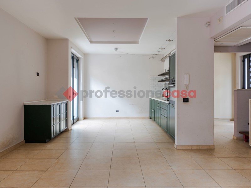 Appartamento in Vendita a Catania, 500'000&euro;, 195 m², con Box