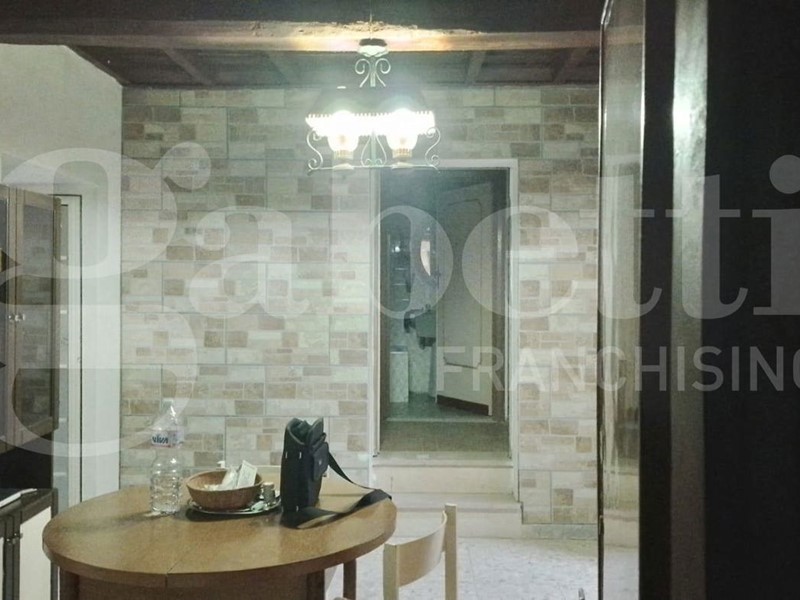 Bilocale in Vendita a Sonnino, 25'000&euro;, 61 m², arredato