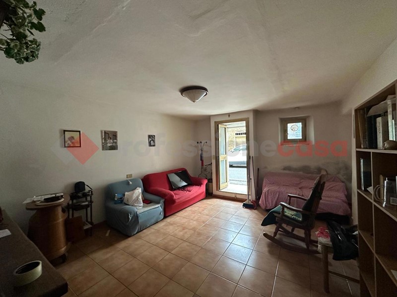 Appartamento in Vendita a Arezzo, 115'000&euro;, 130 m²