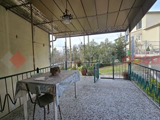 Quadrilocale in Vendita a Arezzo, 100'000&euro;, 135 m², arredato, con Box