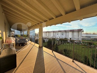 Appartamento in Vendita a Brescia, 215'000&euro;, 85 m², con Box