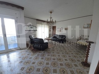 Appartamento in Vendita a Scalea, 259'000&euro;, 181 m²