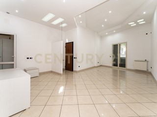 Trilocale in Vendita a Catania, 114'000&euro;, 105 m²