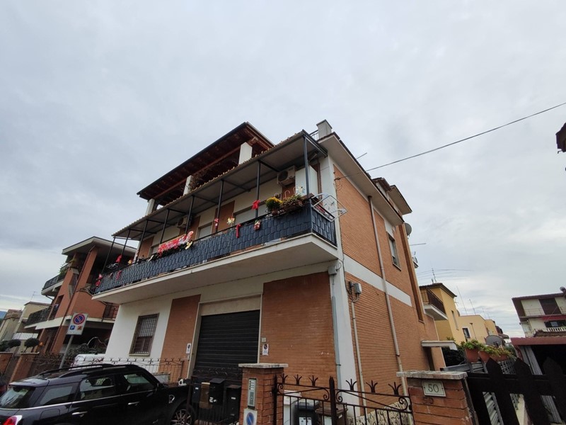 Trilocale in Vendita a Guidonia Montecelio, 149'000&euro;, 87 m²