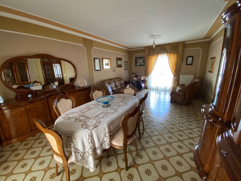Quadrilocale in Vendita a Casamassima, 149'000&euro;, 151 m²