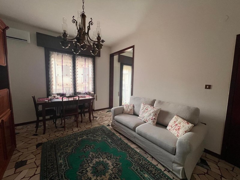 Trilocale in Vendita a Padova, zona Arcella, 145'000&euro;, 90 m², arredato, con Box