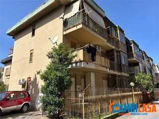 Trilocale in Vendita a Palermo, 129'000&euro;, 98 m²