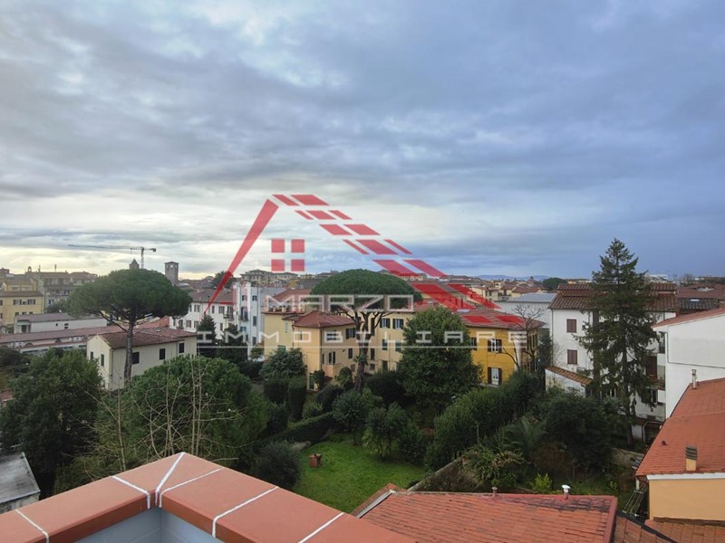 Attico in Vendita a Pisa, 495'000&euro;, 165 m², arredato