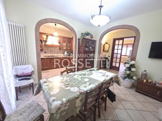 Quadrilocale in Vendita a Cerreto Guidi, 230'000&euro;, 108 m², con Box