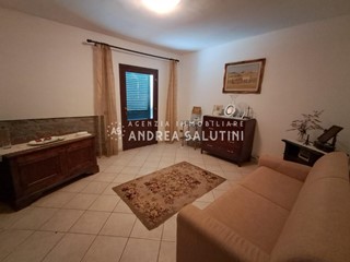 Quadrilocale in Vendita a Buti, zona La Croce, 139'000&euro;, 80 m², arredato, con Box