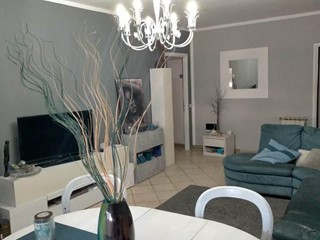 Appartamento in Vendita a Carrara, zona Avenza, 240'000&euro;, 110 m², arredato