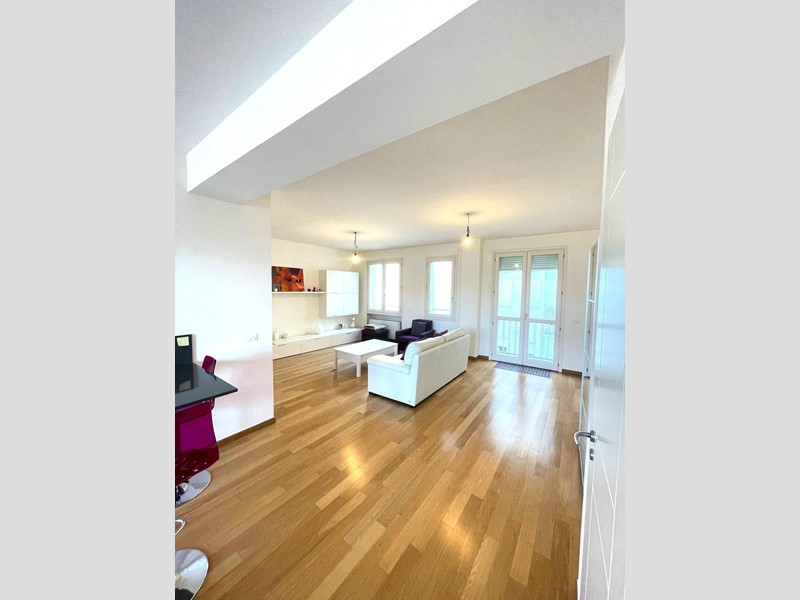 Appartamento in Vendita a Pisa, 610'000&euro;, 140 m², arredato