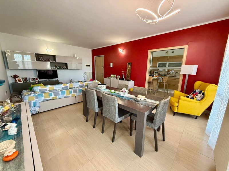 Appartamento in Vendita a Alessandria, 165'000&euro;, 120 m²