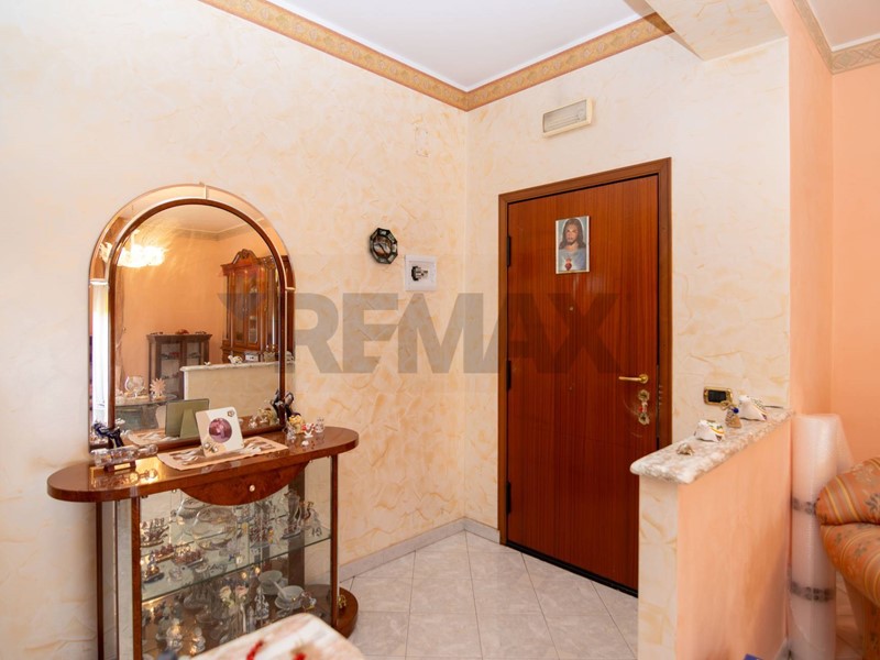 Appartamento in Vendita a Catania, 130'000&euro;, 146 m²